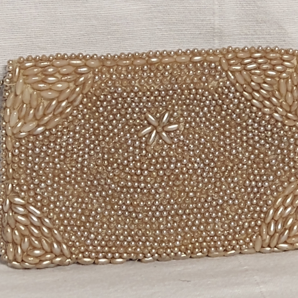 SUPER CUTE VINTAGE CREAM PEARL TINY EVENING BAG PURSE